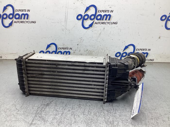 Intercooler van een Opel Crossland (X) 1.2 Turbo 12V 2019