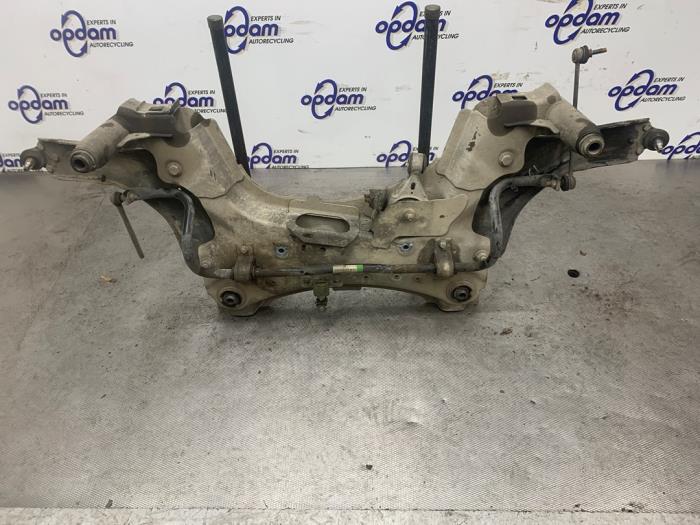 Gebruikte Subframe Renault Megane III Grandtour (KZ) 1.4 16V TCe 130 Prijs € 75,00 Margeregeling aangeboden door Gebr Opdam B.V.