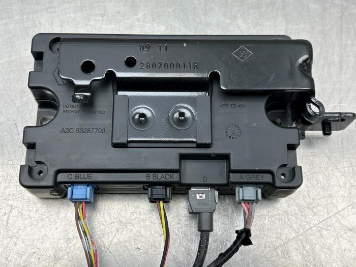Gebruikte Radio module Renault Megane III Grandtour (KZ) 1.4 16V TCe 130 Prijs € 80,00 Margeregeling aangeboden door Gebr Opdam B.V.