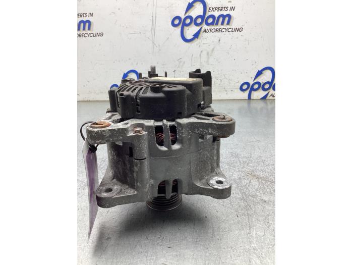 Gebruikte Dynamo Opel Vivaro 1.6 CDTI 90 Prijs € 90,75 Inclusief btw aangeboden door Gebr Opdam B.V.