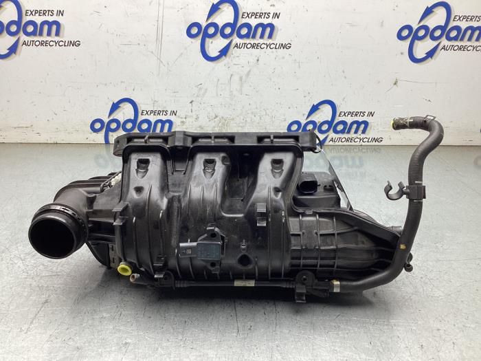 Gebruikte Intercooler Buis Seat Arona (KJX) 1.0 TSI 12V Prijs € 40,00 Margeregeling aangeboden door Gebr Opdam B.V.