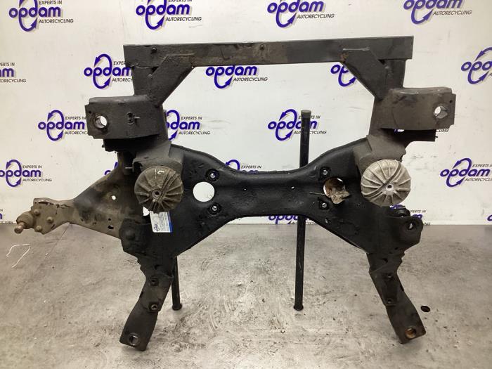 Gebruikte Subframe Mercedes Vito (639.6) 2.2 113 CDI 16V Euro 5 Prijs € 200,00 Margeregeling aangeboden door Gebr Opdam B.V.