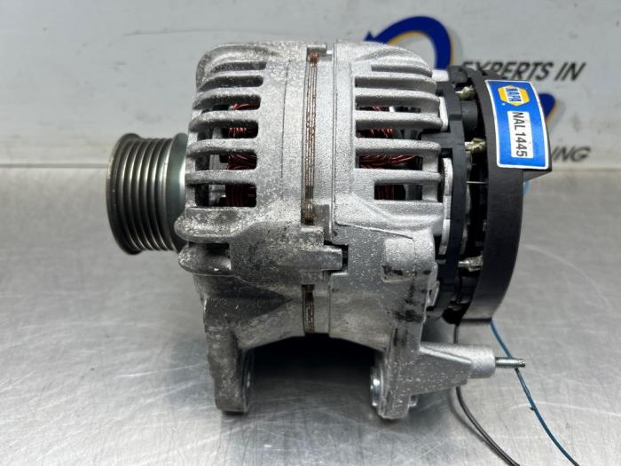 Gebruikte Dynamo Volkswagen Golf IV (1J1) 2.0 Prijs € 70,00 Margeregeling aangeboden door Gebr Opdam B.V.