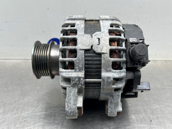 Gebruikte Dynamo Volvo V40 (MV) 1.5 T3 16V Geartronic Prijs € 80,00 Margeregeling aangeboden door Gebr Opdam B.V.