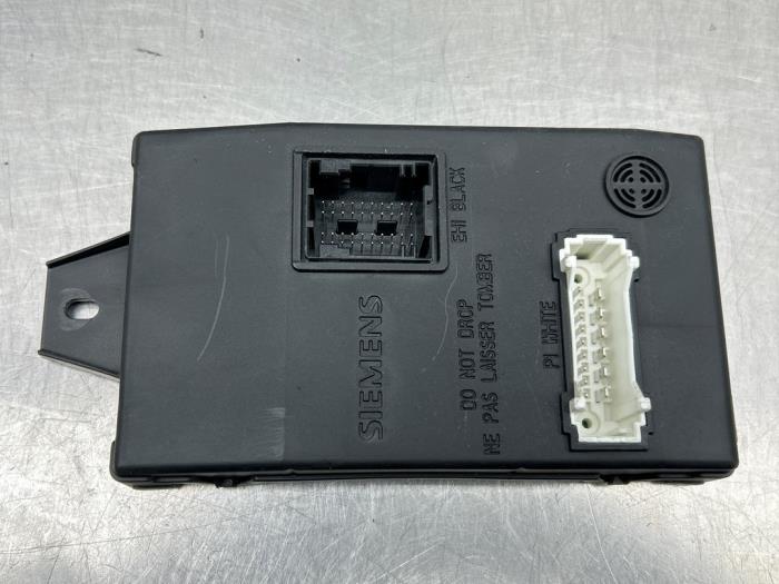 Gebruikte Computer Body Control Dacia Sandero I (BS) 1.4 Prijs € 70,00 Margeregeling aangeboden door Gebr Opdam B.V.