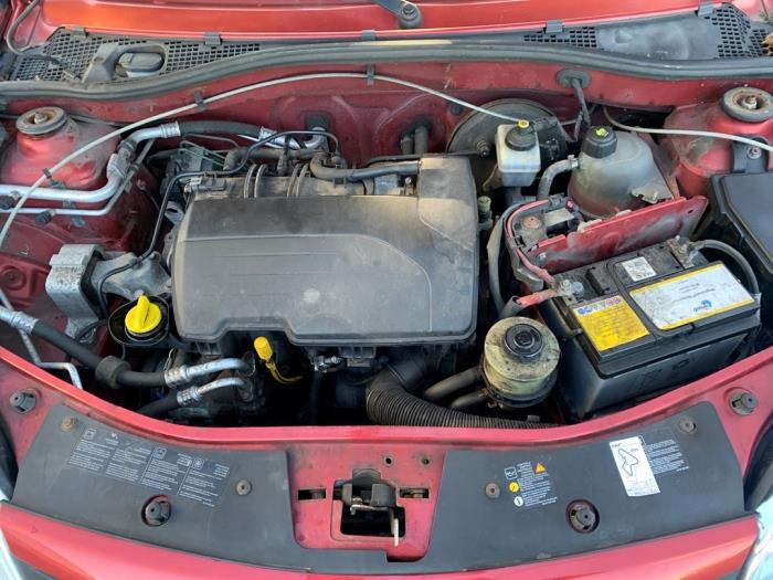 Gebruikte Versnellingsbak Dacia Sandero I (BS) 1.2 16V Prijs op aanvraag aangeboden door Gebr Opdam B.V.