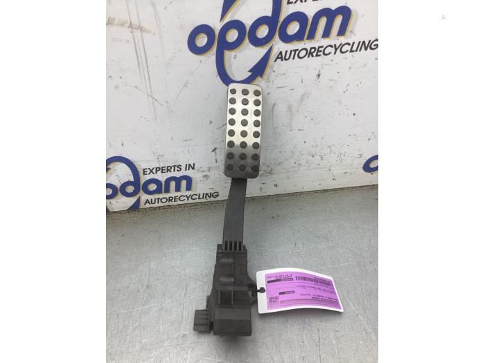 Gaspedaalpositie Sensor Mercedes A (W176), 2012 / 2018 1.6 A-160 16V, Hatchback, Benzine, 1.595cc, 75kW (102pk), FWD, M270910, 2015-07 / 2018-05, 176.041 (Gebruikt)