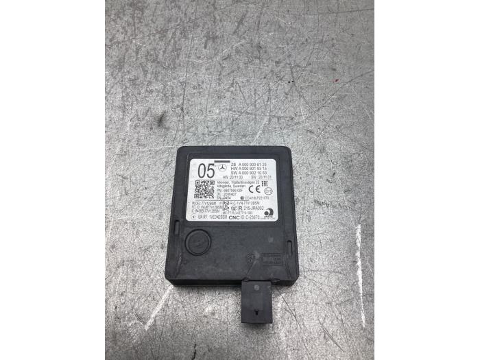 Gebruikte Radar sensor Mercedes E Estate (S213) E-220d 2.0 Turbo 16V Prijs € 200,00 Margeregeling aangeboden door Gebr Opdam B.V.