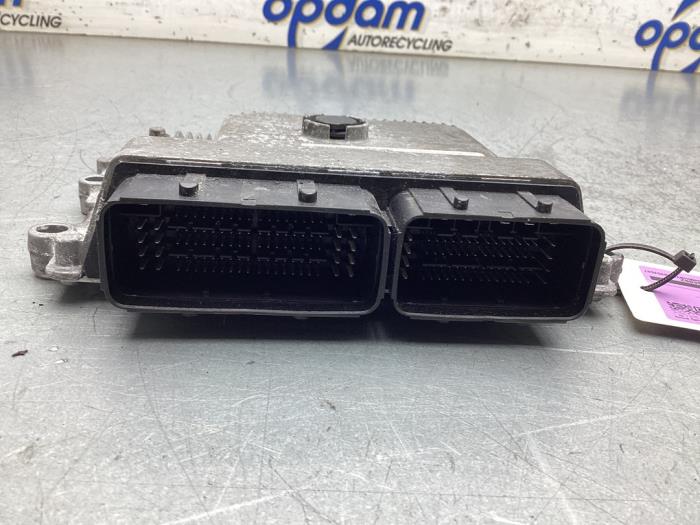 Gebruikte Computer Motormanagement Peugeot 3008 II (M4/MC/MJ/MR) 1.2 12V e-THP PureTech 130 Prijs € 250,00 Margeregeling aangeboden door Gebr Opdam B.V.