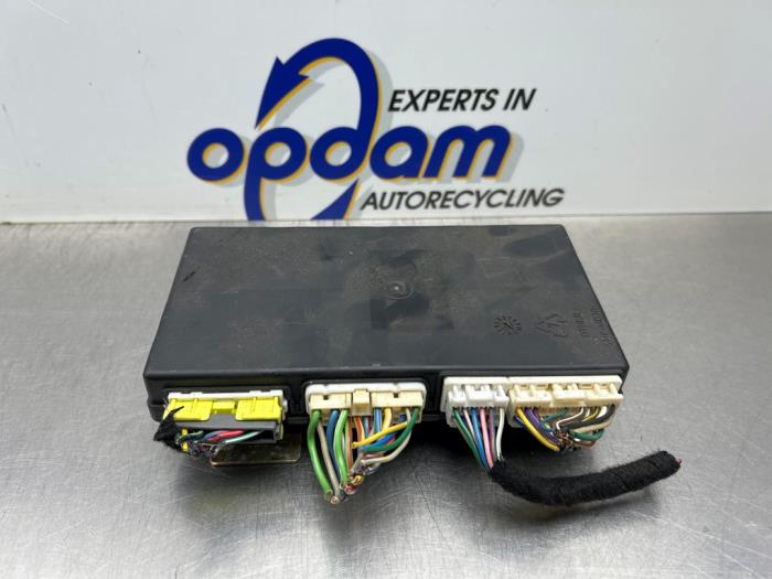 Gebruikte Verlichtings Module Volvo V40 (VW) 2.0 16V Turbo Prijs € 75,00 Margeregeling aangeboden door Gebr Opdam B.V.