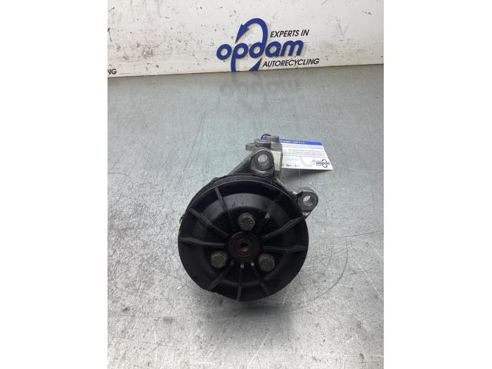 Gebruikte Servopomp BMW 5 serie (E60) 523i 24V Prijs € 150,00 Margeregeling aangeboden door Gebr Opdam B.V.