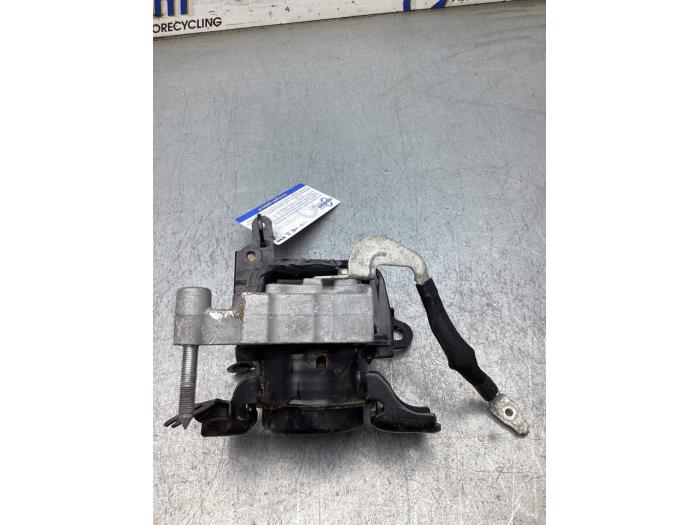 Gebruikte Motorrubber Toyota RAV4 (A5) 2.5 Hybrid 16V Prijs € 30,00 Margeregeling aangeboden door Gebr Opdam B.V.