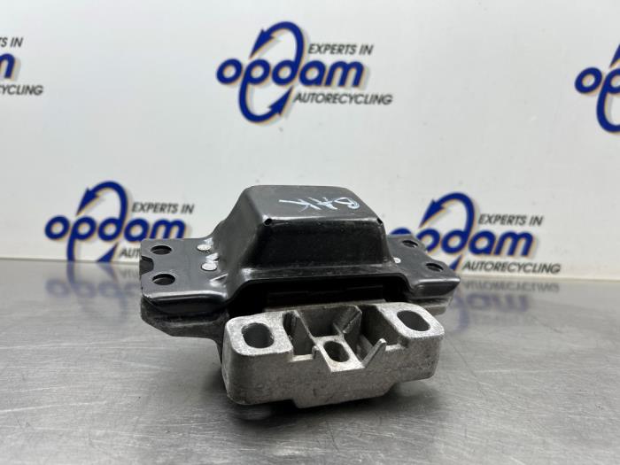 Gebruikte Versnellingsbak Steun Volkswagen Caddy IV 2.0 TDI 75 Prijs € 36,30 Inclusief btw aangeboden door Gebr Opdam B.V.