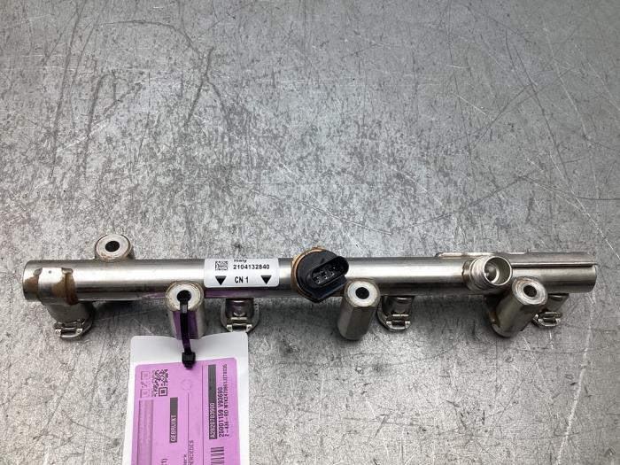 Gebruikte Injector brug Mercedes B (W247) 1.3 B-250 e Turbo 16V Prijs € 250,00 Margeregeling aangeboden door Gebr Opdam B.V.