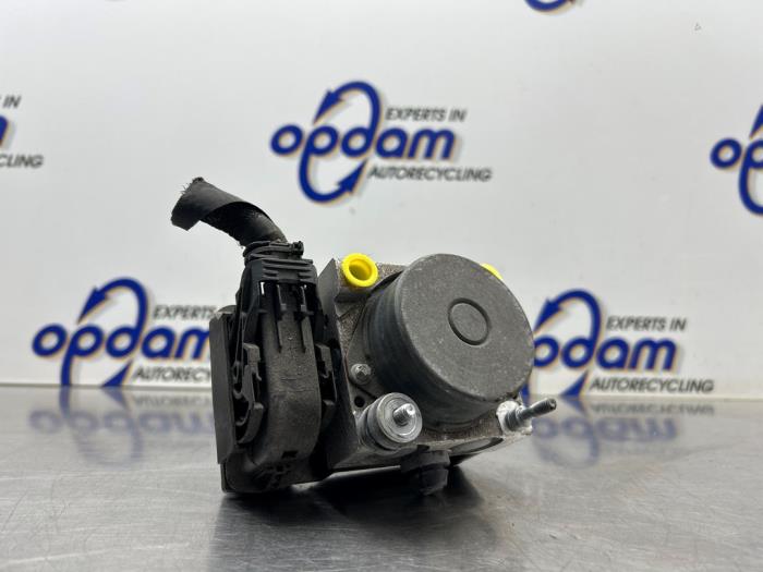Gebruikte ABS Pomp Peugeot Bipper (AA) 1.3 HDI Prijs € 125,00 Margeregeling aangeboden door Gebr Opdam B.V.
