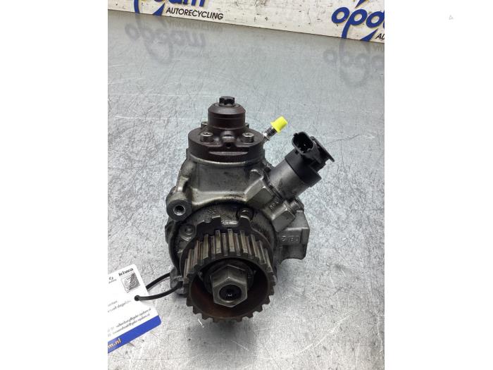 Gebruikte Brandstofpomp Mechanisch Citroen C4 Cactus (0B/0P) 1.6 Blue Hdi 100 Prijs € 150,00 Margeregeling aangeboden door Gebr Opdam B.V.