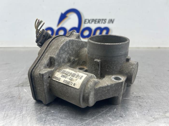 Gebruikte Gasklephuis Ford Fiesta 5 (JD/JH) 1.4 16V Prijs € 50,00 Margeregeling aangeboden door Gebr Opdam B.V.