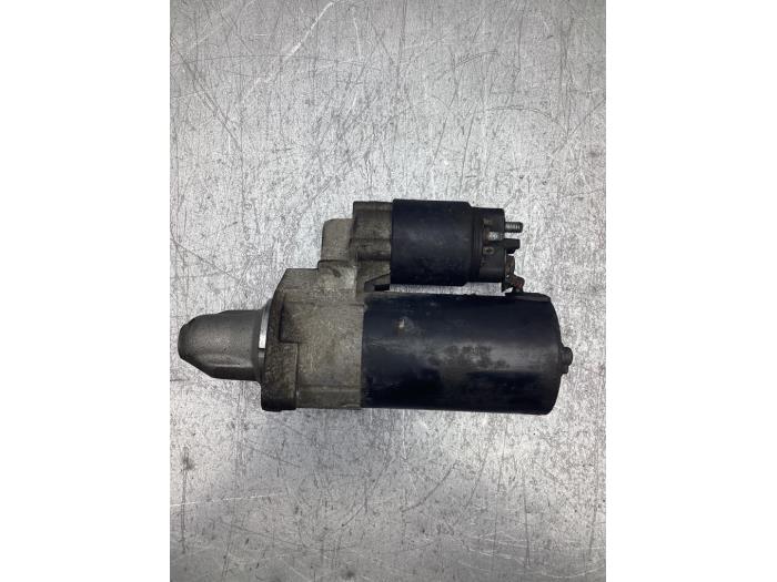 Gebruikte Startmotor Mercedes E Combi (S211) 2.6 E-240 V6 18V Prijs € 30,00 Margeregeling aangeboden door Gebr Opdam B.V.
