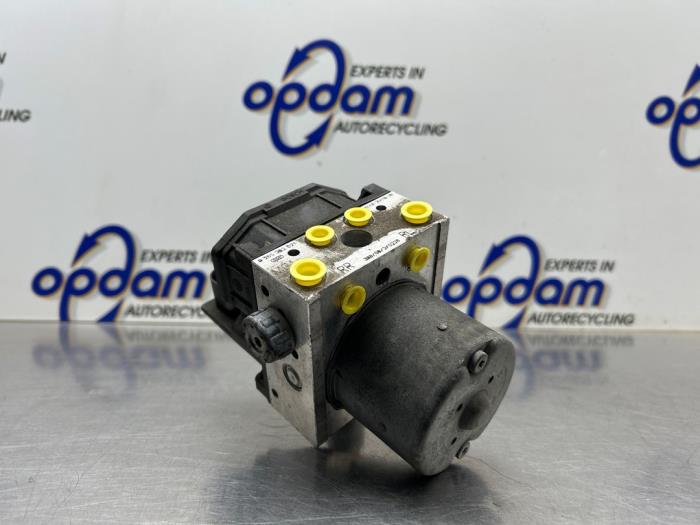 Gebruikte ABS Pomp Jaguar X-type 2.5 V6 24V Prijs € 100,00 Margeregeling aangeboden door Gebr Opdam B.V.