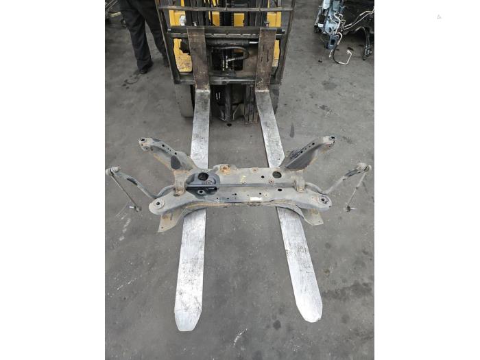 Gebruikte Subframe Ford Transit 2.0 TDCi 16V Eco Blue 105 Prijs € 300,00 Margeregeling aangeboden door Gebr Opdam B.V.
