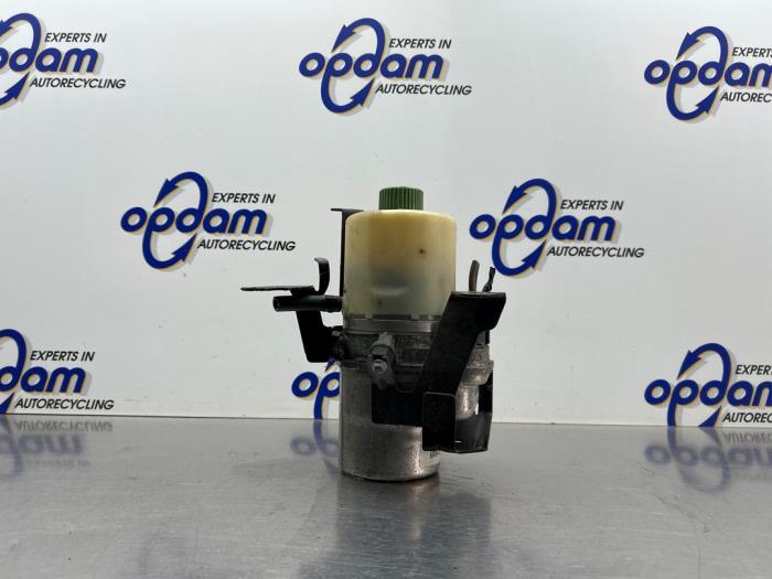 Gebruikte Servopomp Volkswagen Polo V (6R) 1.2 12V Prijs € 125,00 Margeregeling aangeboden door Gebr Opdam B.V.
