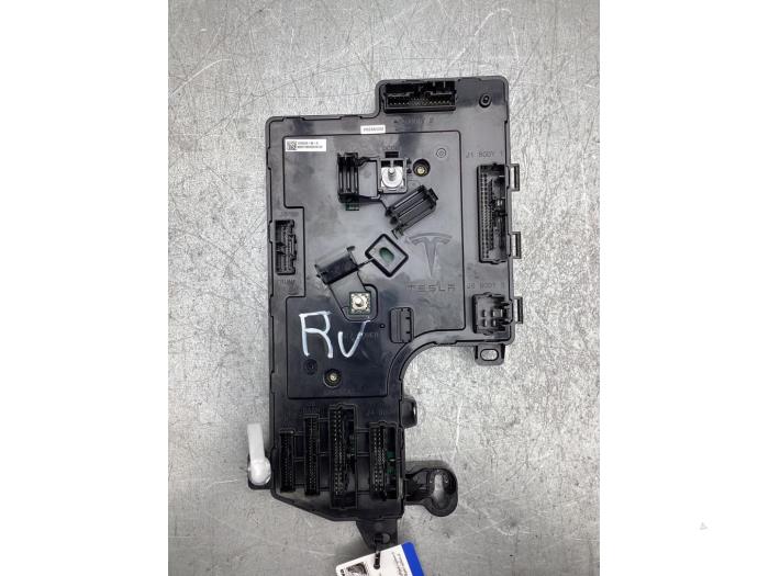 Module Bodycontrol Tesla Model 3, 2017 Standard RWD Plus 60 kWh, Sedan, 4Dr, Elektrisch, 175kW (238pk), RWD, 3D5, 2019-04 (Gebruikt)