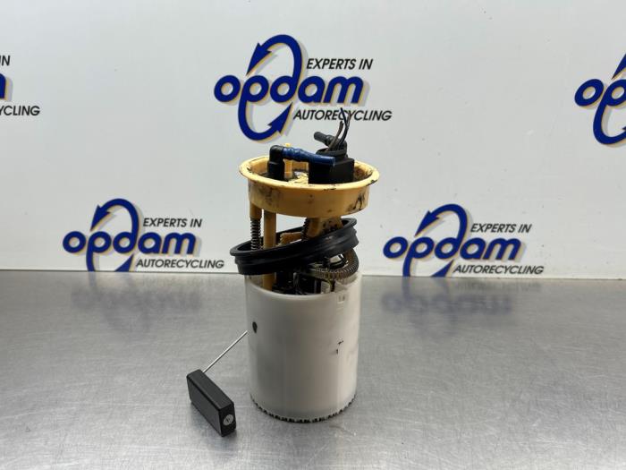 Gebruikte Tank element Pomp Volkswagen Polo V (6R) 1.2 TDI 12V BlueMotion Prijs € 75,00 Margeregeling aangeboden door Gebr Opdam B.V.