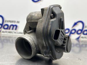 Gasklephuis van een Ford Fiesta 5 (JD/JH) 1.4 16V 2003