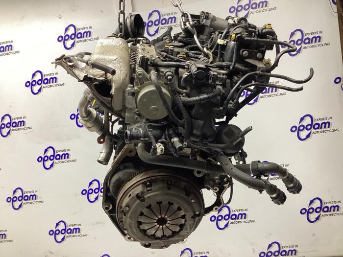 Motor van een Fiat Punto III (199) 0.9 TwinAir Turbo 100 2014