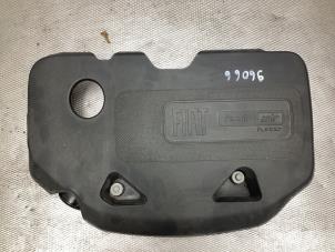Motor van een Fiat Punto III (199) 0.9 TwinAir Turbo 100 2014