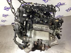 Motor van een Fiat Punto III (199) 0.9 TwinAir Turbo 100 2014