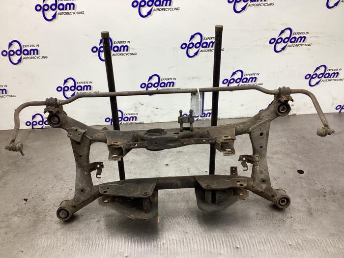 Gebruikte Subframe Nissan X-Trail (T30) 2.0 16V 4x2 Prijs op aanvraag aangeboden door Gebr Opdam B.V.