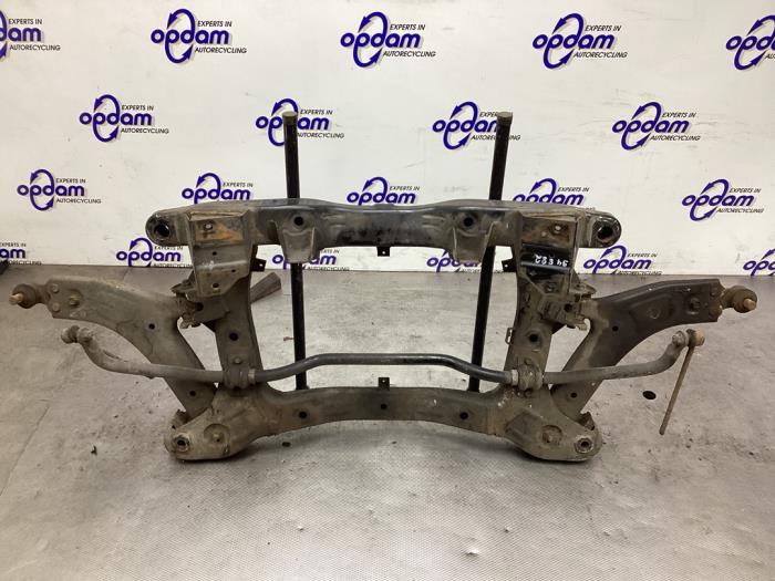 Gebruikte Subframe Hyundai H-300 2.5 CRDi Prijs € 150,00 Margeregeling aangeboden door Gebr Opdam B.V.