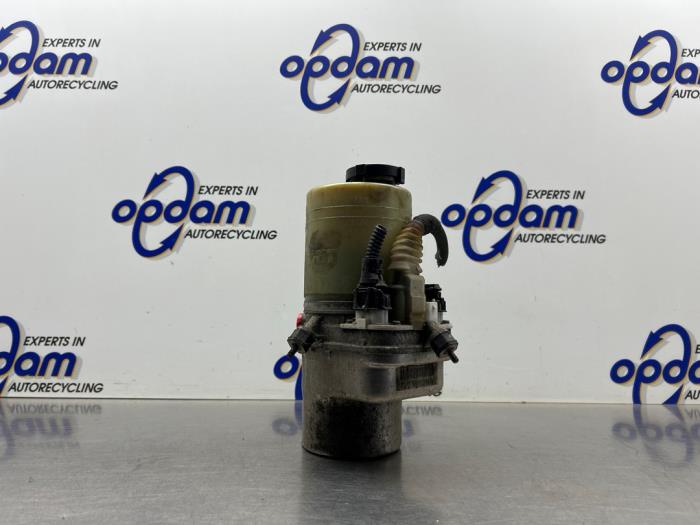 Gebruikte Stuurpomp Opel Vectra C Caravan 2.2 DIG 16V Prijs € 100,00 Margeregeling aangeboden door Gebr Opdam B.V.
