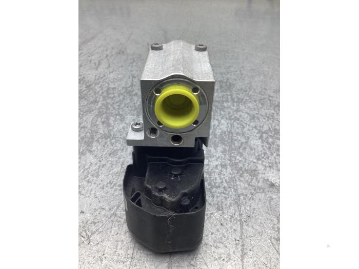 Gebruikte Expansieklep airco Audi Q7 (4MB/4MG) 3.0 TDI V6 24V e-tron plug-in hybrid Prijs € 151,25 Inclusief btw aangeboden door Gebr Opdam B.V.