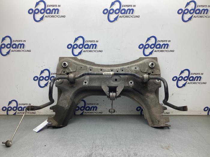 Gebruikte Subframe Renault Clio IV (5R) 1.2 16V Prijs € 125,00 Margeregeling aangeboden door Gebr Opdam B.V.