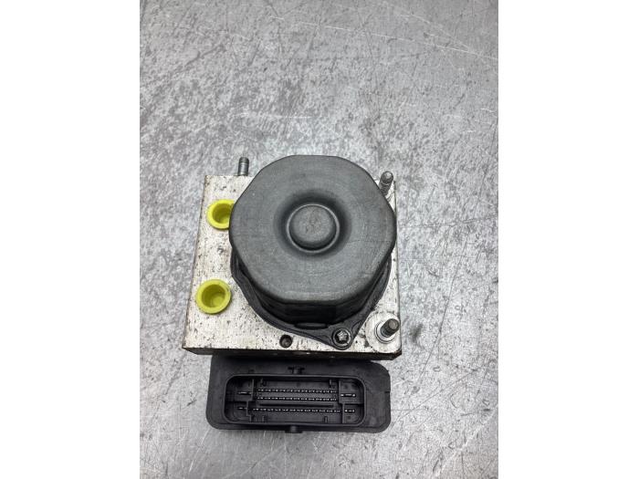 Gebruikte ABS Pomp Volkswagen Polo V (6R) 1.2 TDI 12V BlueMotion Prijs € 125,00 Margeregeling aangeboden door Gebr Opdam B.V.