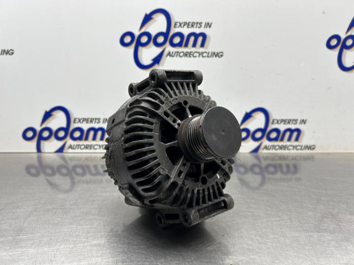 Gebruikte Dynamo Mercedes Sprinter 3t (906.61) 211 CDI 16V Prijs € 100,00 Margeregeling aangeboden door Gebr Opdam B.V.
