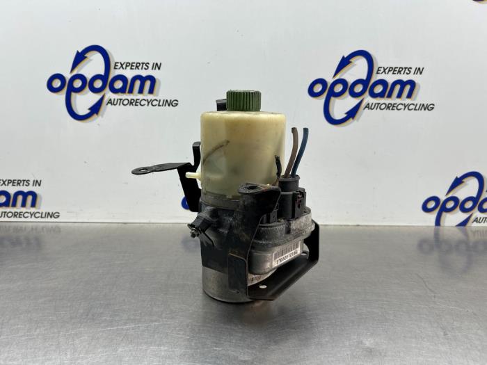 Gebruikte Servopomp Volkswagen Polo V (6R) 1.4 16V Prijs € 125,00 Margeregeling aangeboden door Gebr Opdam B.V.