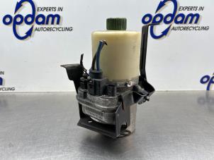 Pomp Servo van een Volkswagen Polo V (6R) 1.4 16V 2011
