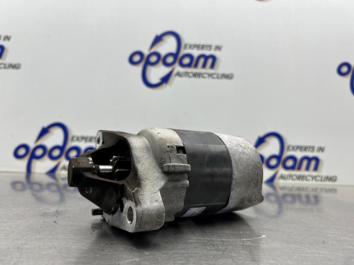 Gebruikte Startmotor Renault Clio III (BR/CR) 1.2 16V TCe 100 Prijs € 35,00 Margeregeling aangeboden door Gebr Opdam B.V.