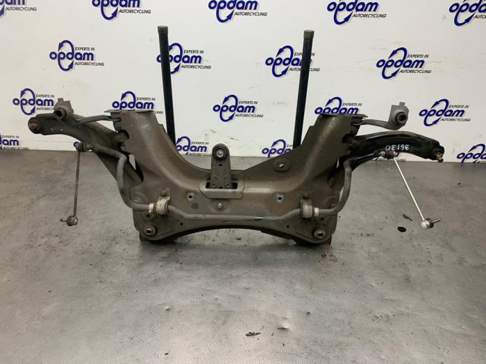 Gebruikte Subframe Renault Clio III (BR/CR) 1.2 16V TCe 100 Prijs € 120,00 Margeregeling aangeboden door Gebr Opdam B.V.