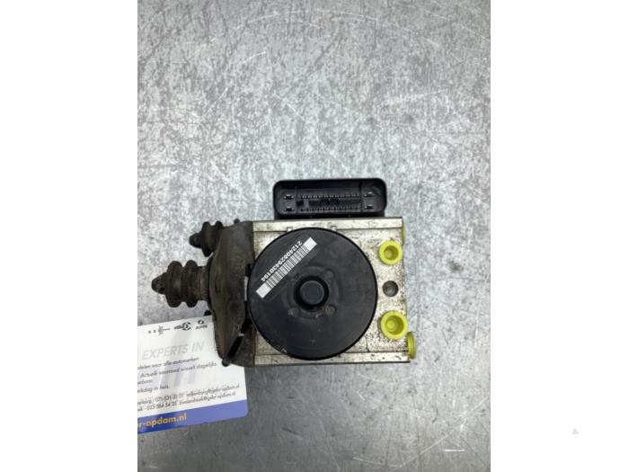 Gebruikte ABS Pomp Volkswagen Caddy III (2KA,2KH,2CA,2CH) 2.0 Ecofuel Prijs € 75,00 Margeregeling aangeboden door Gebr Opdam B.V.
