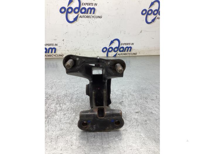 Gebruikte Motorrubber Toyota Auris (E18) 1.8 16V Hybrid Prijs € 25,00 Margeregeling aangeboden door Gebr Opdam B.V.