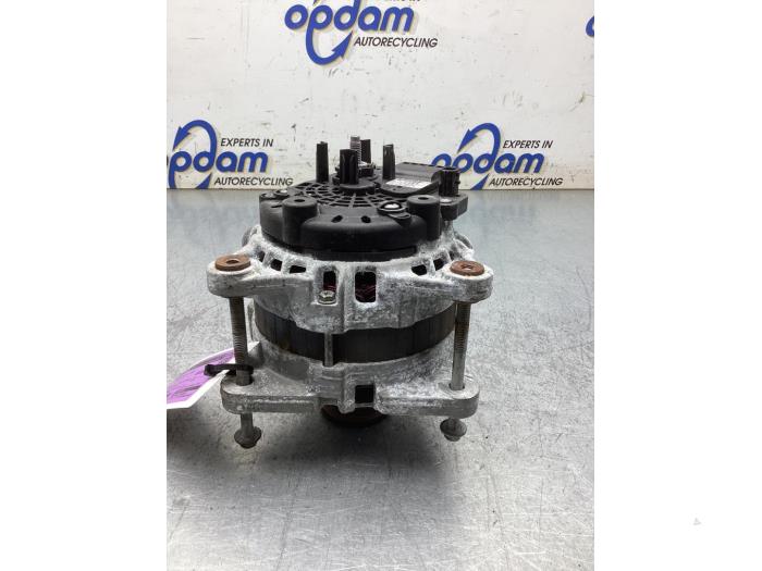 Gebruikte Dynamo Renault Megane IV Estate (RFBK) 1.3 TCE 140 16V Prijs € 75,00 Margeregeling aangeboden door Gebr Opdam B.V.