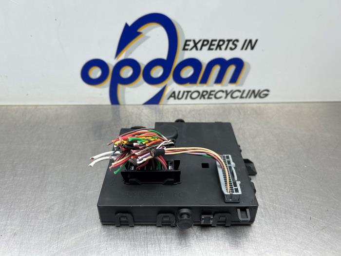 Gebruikte Computer Body Control Renault Twingo II (CN) 1.2 16V Prijs € 75,00 Margeregeling aangeboden door Gebr Opdam B.V.