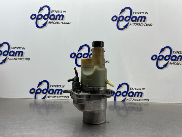 Gebruikte Pomp Servo Volvo V50 (MW) 1.8 16V Flexifuel Prijs € 100,00 Margeregeling aangeboden door Gebr Opdam B.V.