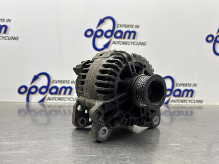 Gebruikte Dynamo Volkswagen Polo V (6R) 1.4 16V Prijs € 100,00 Margeregeling aangeboden door Gebr Opdam B.V.