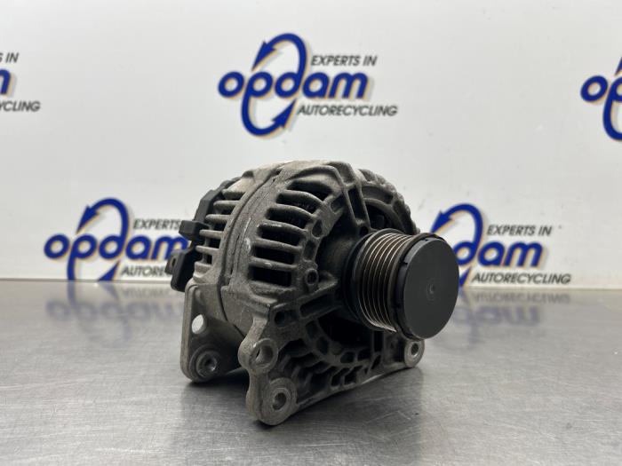 Gebruikte Dynamo Volkswagen Golf V (1K1) 2.0 FSI 16V Prijs € 50,00 Margeregeling aangeboden door Gebr Opdam B.V.