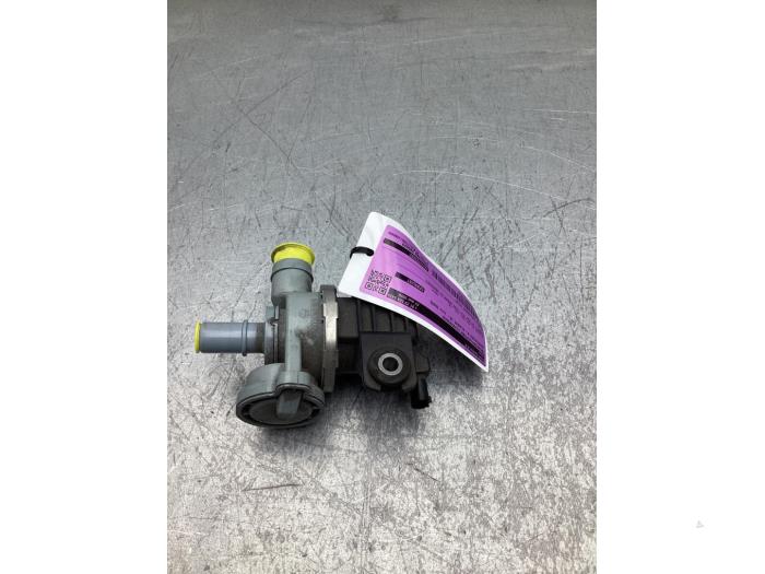 Gebruikte Tank element Pomp Mercedes A (177.0) 1.3 A-250 e Turbo 16V Prijs € 100,00 Margeregeling aangeboden door Gebr Opdam B.V.